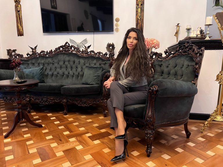 Mălina Constantin: „Publicarea de articole de presă este o strategie esențială pentru optimizarea SEO și creșterea traficului organic” 7 Mălina Constantin: „Publicarea de articole de presă este o strategie esențială pentru optimizarea SEO și creșterea traficului organic”